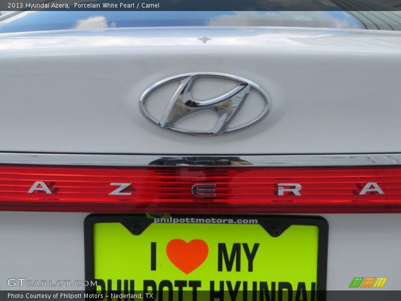 Porcelain White Pearl / Camel 2013 Hyundai Azera