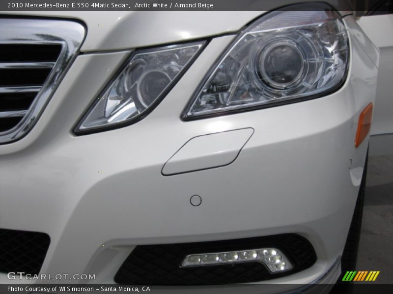 Arctic White / Almond Beige 2010 Mercedes-Benz E 550 4Matic Sedan