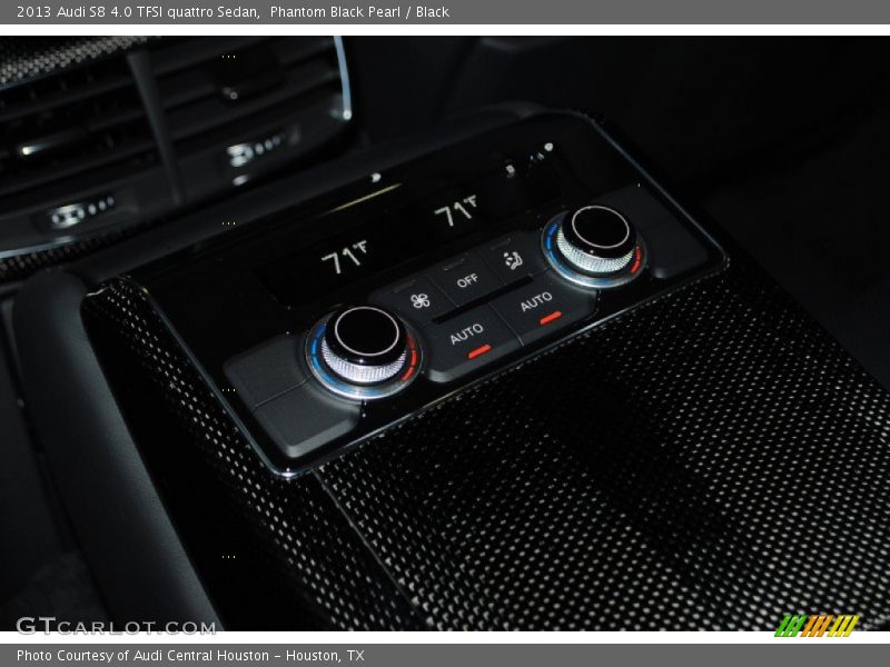 Controls of 2013 S8 4.0 TFSI quattro Sedan