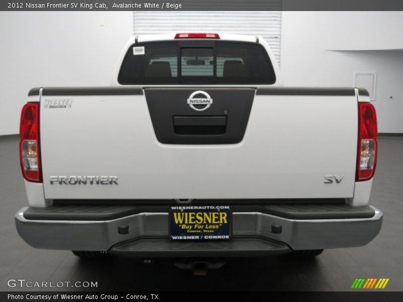 Avalanche White / Beige 2012 Nissan Frontier SV King Cab