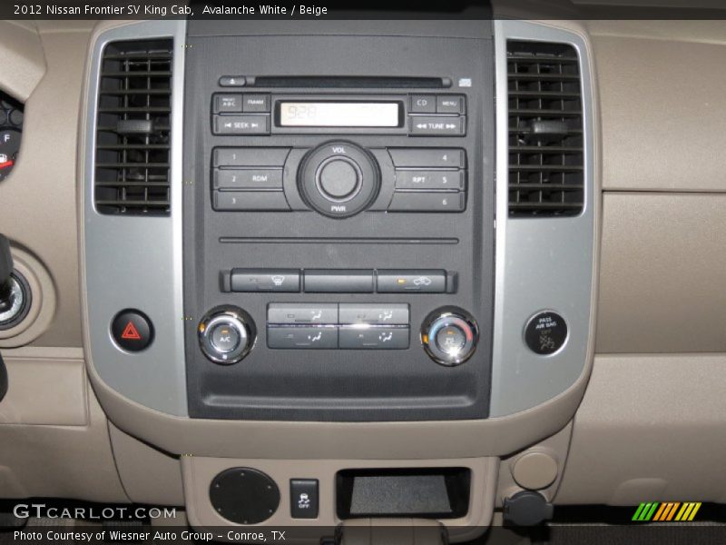 Avalanche White / Beige 2012 Nissan Frontier SV King Cab