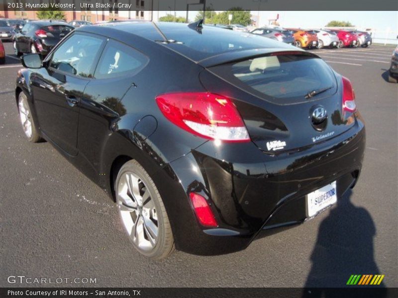 Ultra Black / Gray 2013 Hyundai Veloster