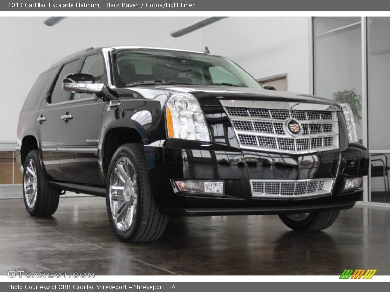 Front 3/4 View of 2013 Escalade Platinum