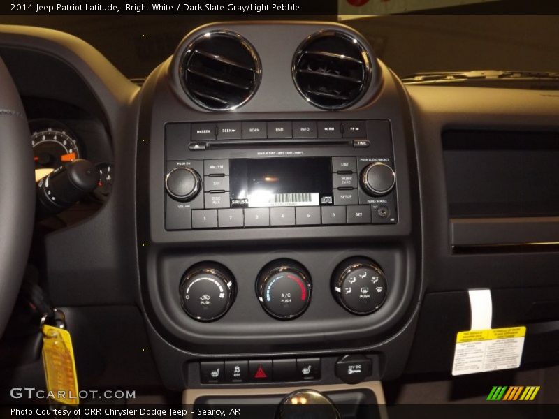 Bright White / Dark Slate Gray/Light Pebble 2014 Jeep Patriot Latitude