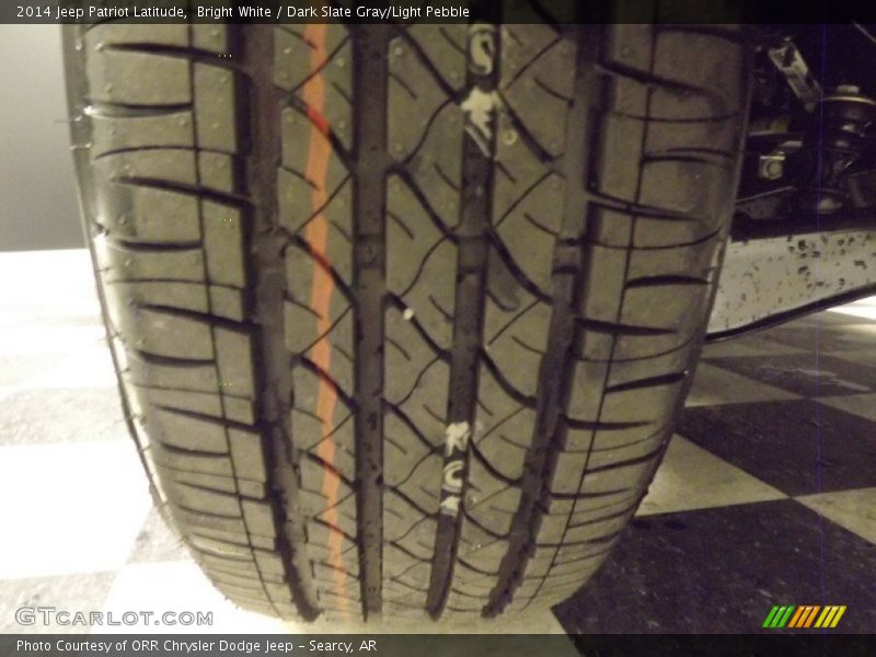 Bright White / Dark Slate Gray/Light Pebble 2014 Jeep Patriot Latitude