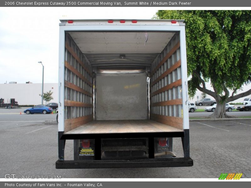  2006 Express Cutaway 3500 Commercial Moving Van Trunk