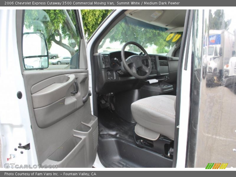 Summit White / Medium Dark Pewter 2006 Chevrolet Express Cutaway 3500 Commercial Moving Van