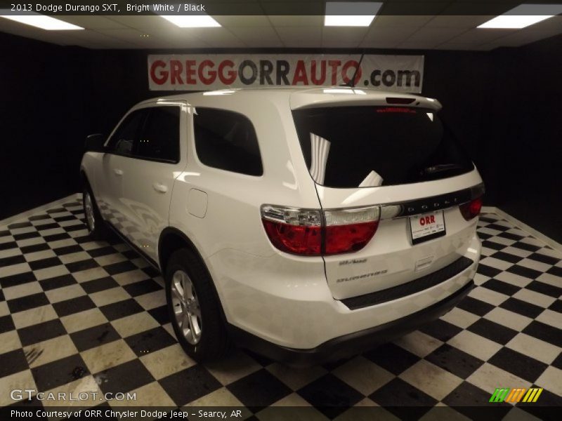 Bright White / Black 2013 Dodge Durango SXT
