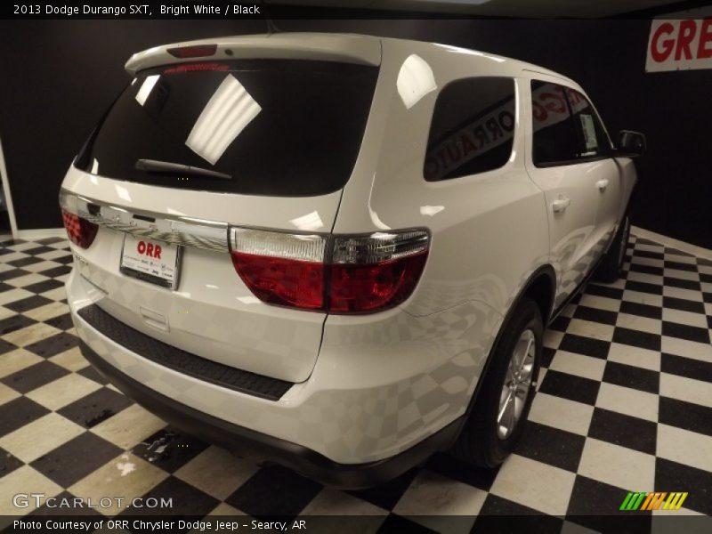 Bright White / Black 2013 Dodge Durango SXT