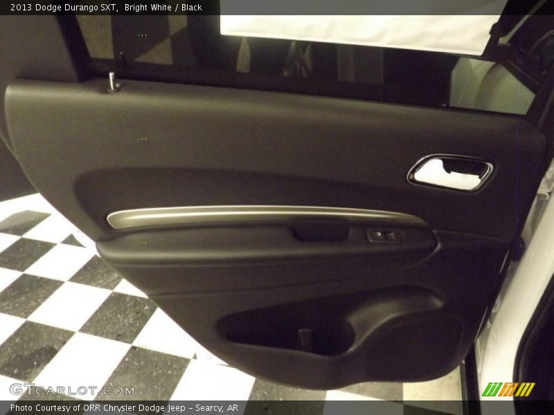 Bright White / Black 2013 Dodge Durango SXT