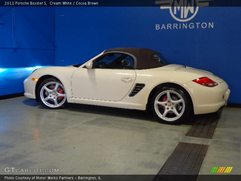 Cream White / Cocoa Brown 2011 Porsche Boxster S