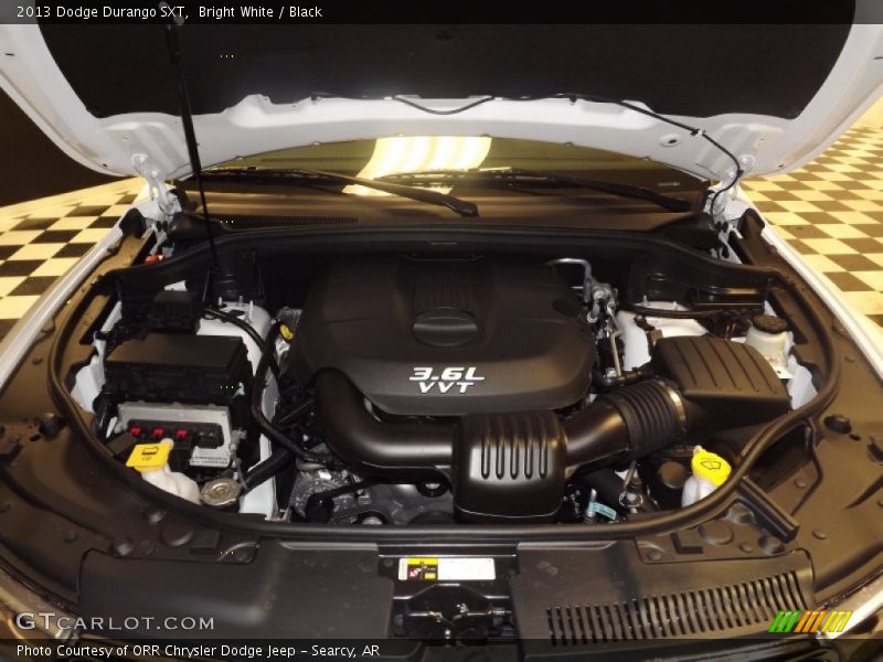 Bright White / Black 2013 Dodge Durango SXT