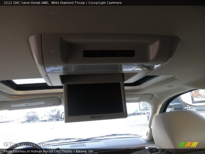 White Diamond Tricoat / Cocoa/Light Cashmere 2013 GMC Yukon Denali AWD