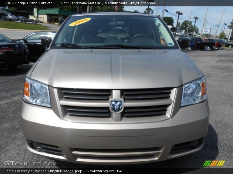 Light Sandstone Metallic / Medium Slate Gray/Light Shale 2009 Dodge Grand Caravan SE