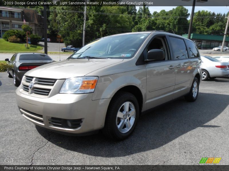 Light Sandstone Metallic / Medium Slate Gray/Light Shale 2009 Dodge Grand Caravan SE