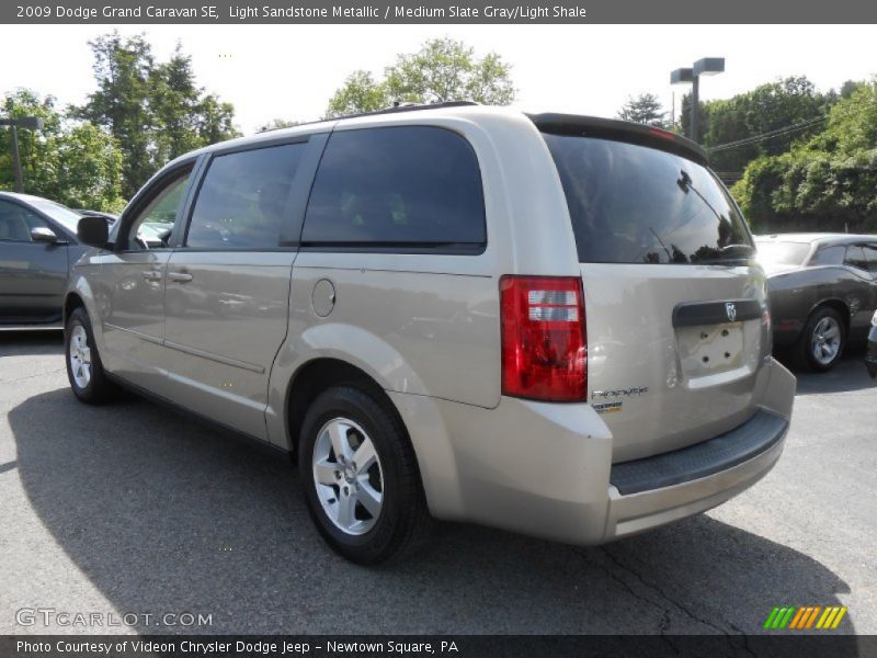 Light Sandstone Metallic / Medium Slate Gray/Light Shale 2009 Dodge Grand Caravan SE
