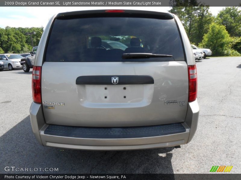 Light Sandstone Metallic / Medium Slate Gray/Light Shale 2009 Dodge Grand Caravan SE