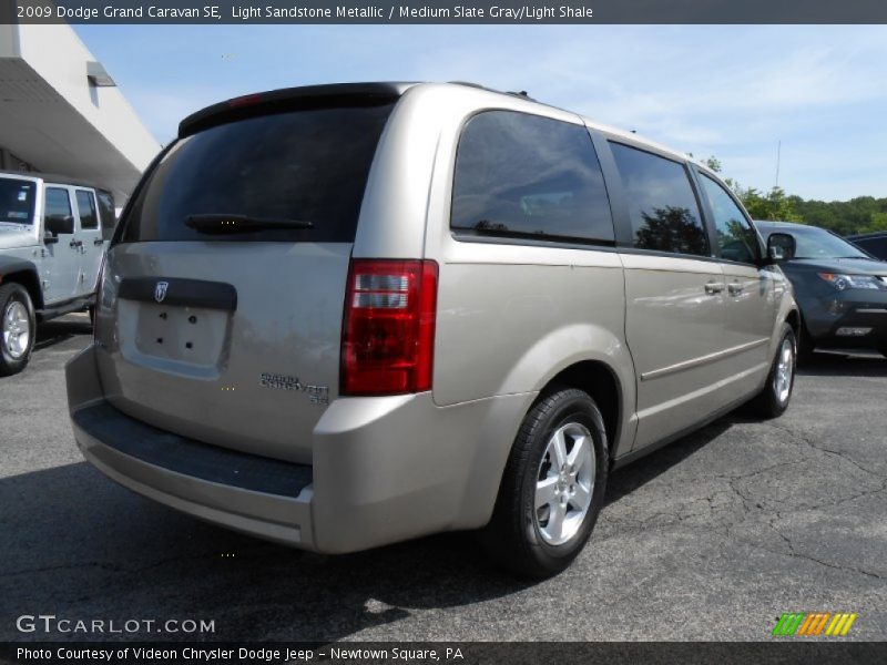 Light Sandstone Metallic / Medium Slate Gray/Light Shale 2009 Dodge Grand Caravan SE