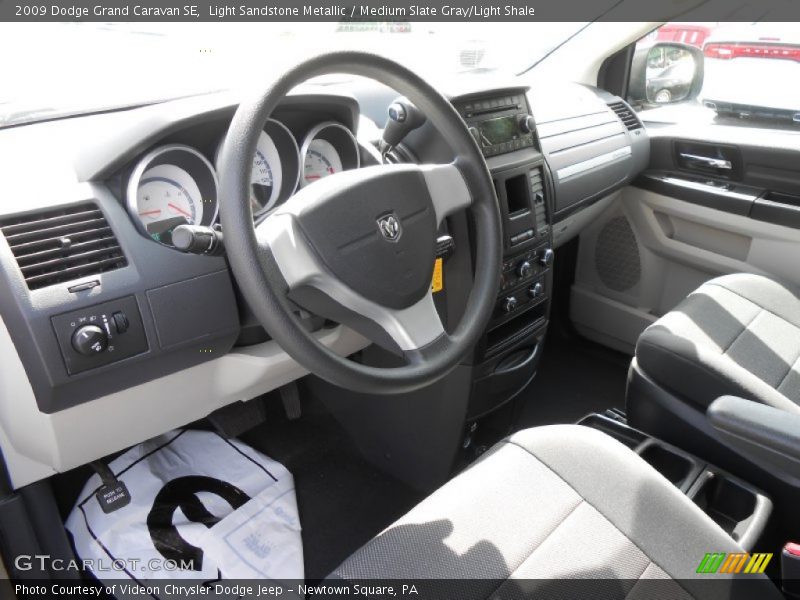 Light Sandstone Metallic / Medium Slate Gray/Light Shale 2009 Dodge Grand Caravan SE