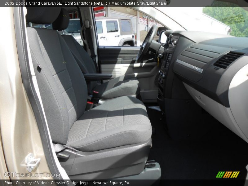 Light Sandstone Metallic / Medium Slate Gray/Light Shale 2009 Dodge Grand Caravan SE