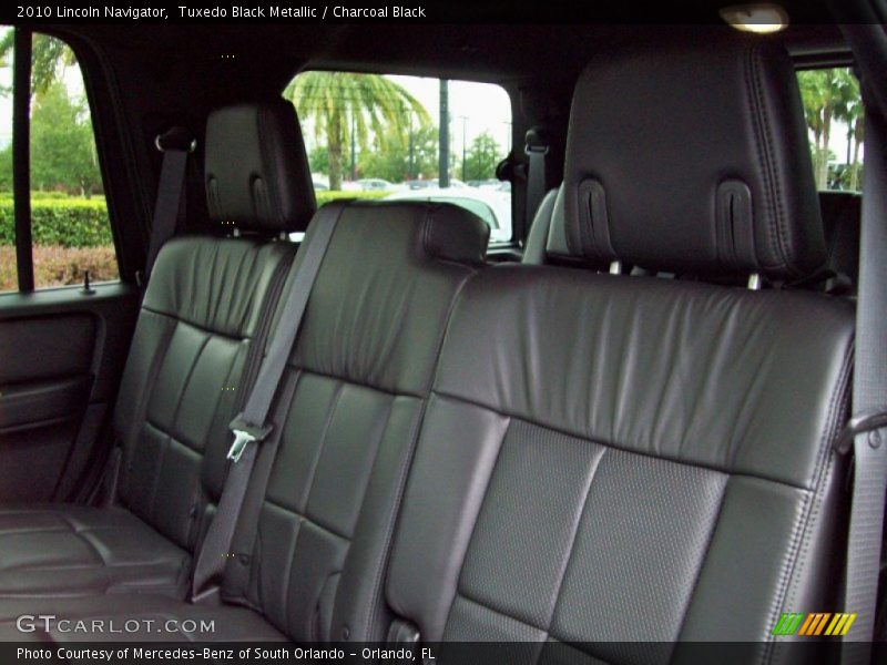 Tuxedo Black Metallic / Charcoal Black 2010 Lincoln Navigator