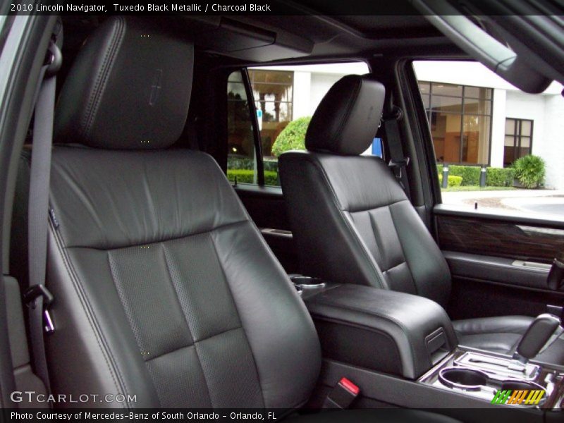 Tuxedo Black Metallic / Charcoal Black 2010 Lincoln Navigator