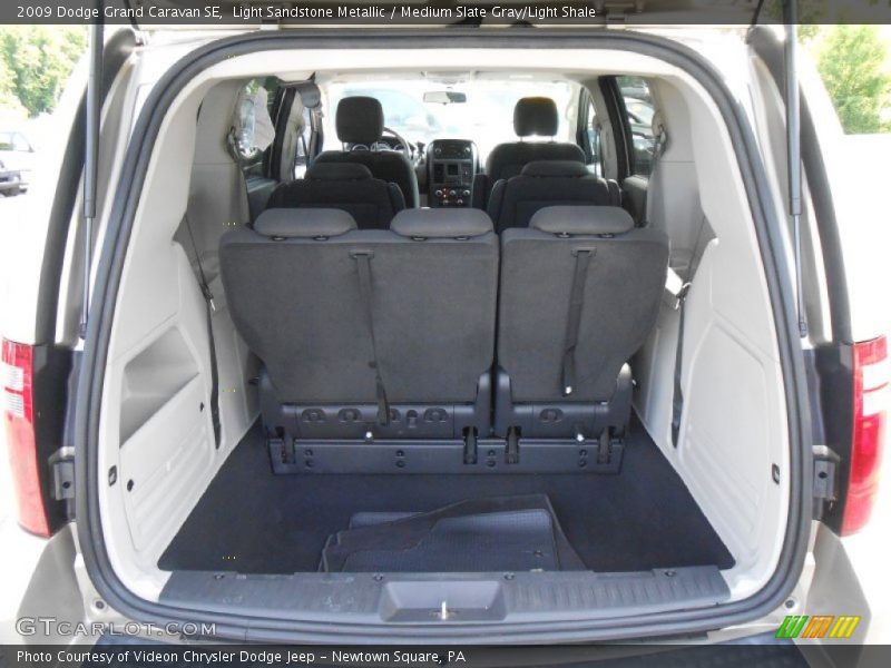Light Sandstone Metallic / Medium Slate Gray/Light Shale 2009 Dodge Grand Caravan SE