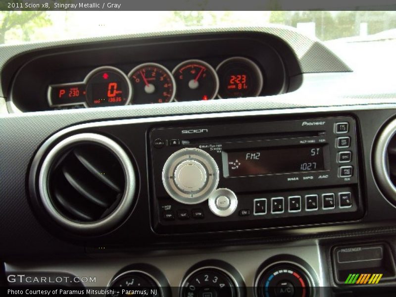 Stingray Metallic / Gray 2011 Scion xB