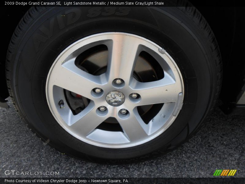 Light Sandstone Metallic / Medium Slate Gray/Light Shale 2009 Dodge Grand Caravan SE