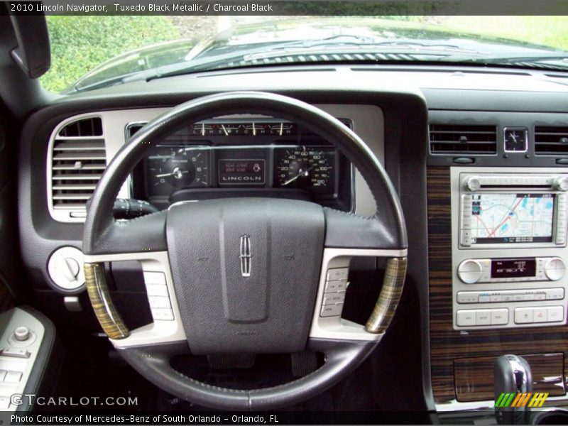 Tuxedo Black Metallic / Charcoal Black 2010 Lincoln Navigator