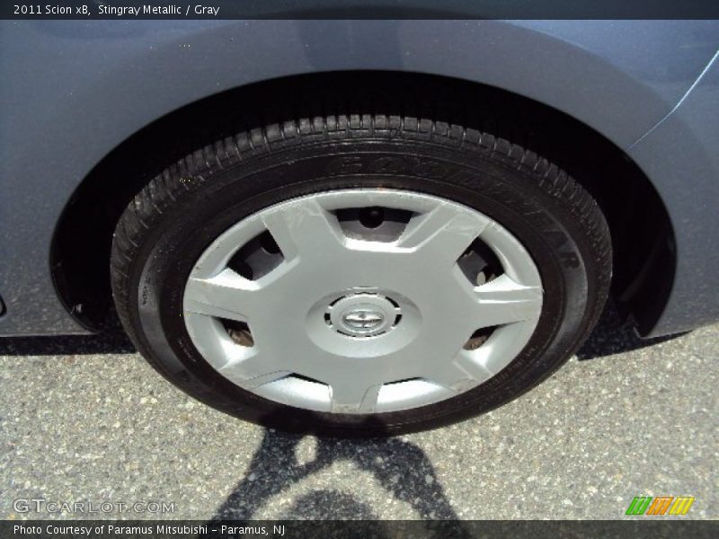 Stingray Metallic / Gray 2011 Scion xB