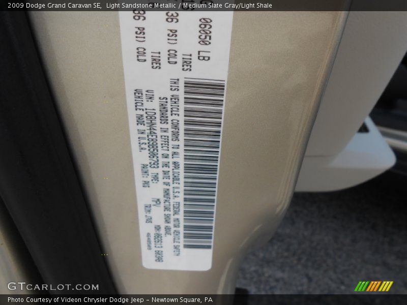 Light Sandstone Metallic / Medium Slate Gray/Light Shale 2009 Dodge Grand Caravan SE