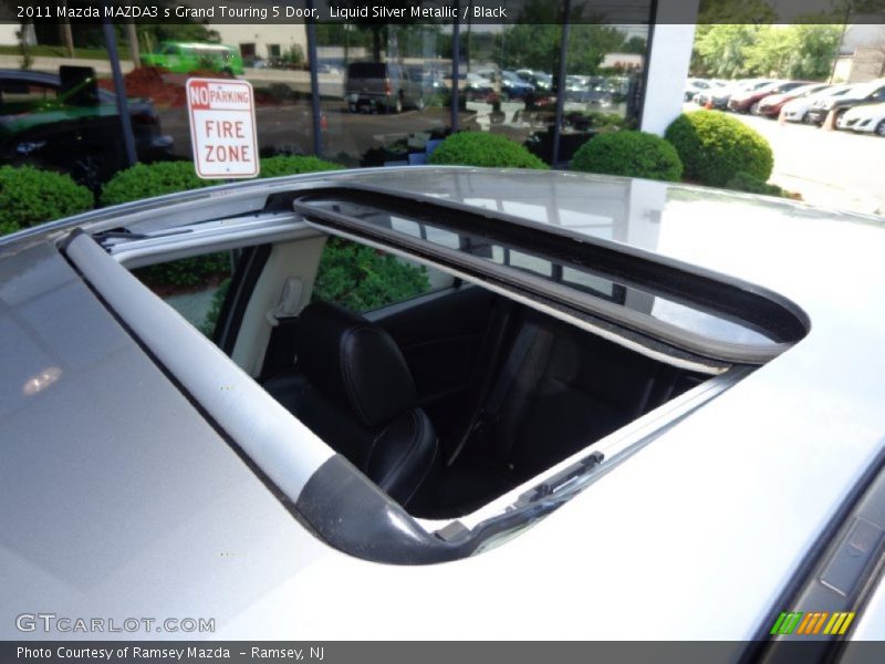 Sunroof of 2011 MAZDA3 s Grand Touring 5 Door