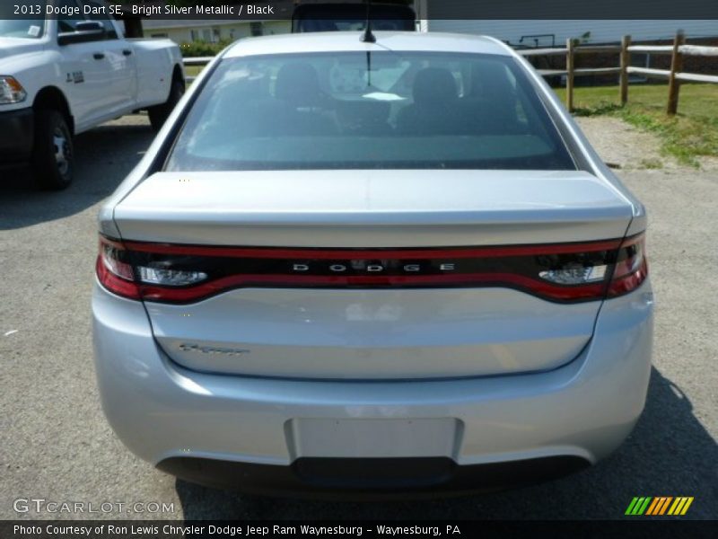 Bright Silver Metallic / Black 2013 Dodge Dart SE