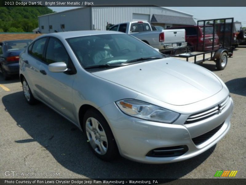 Bright Silver Metallic / Black 2013 Dodge Dart SE