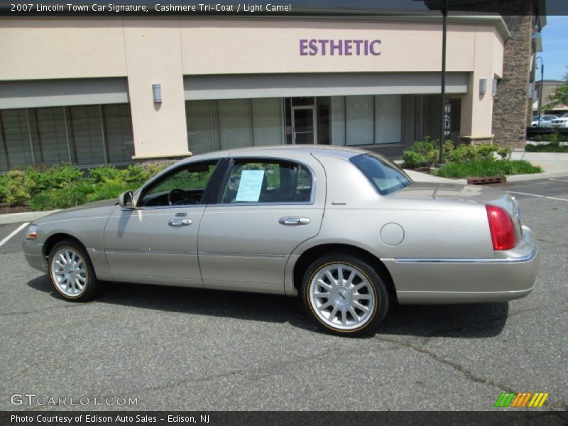 Cashmere Tri-Coat / Light Camel 2007 Lincoln Town Car Signature