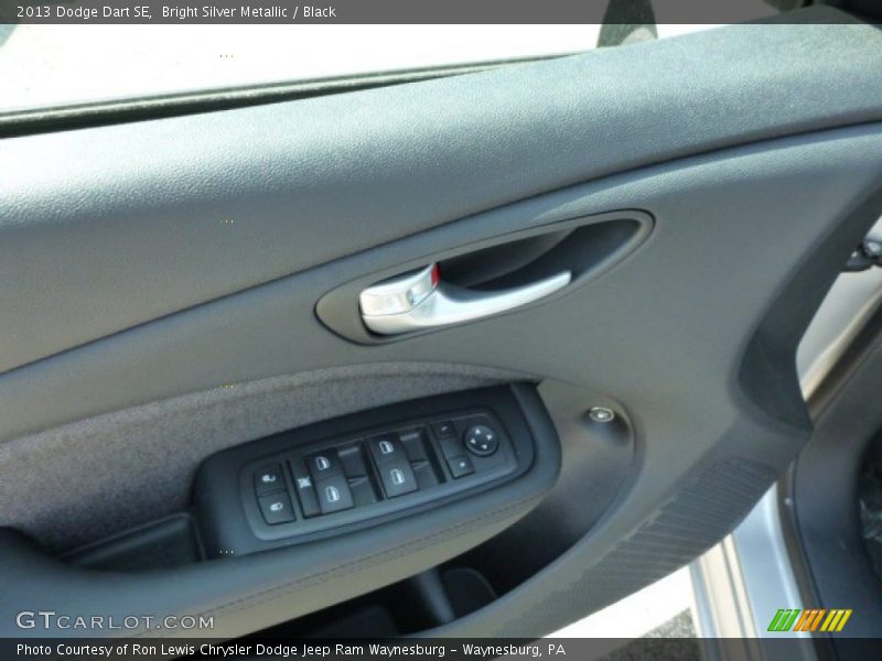 Bright Silver Metallic / Black 2013 Dodge Dart SE