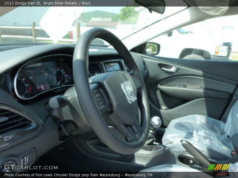 Bright Silver Metallic / Black 2013 Dodge Dart SE