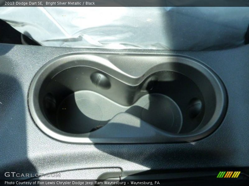 Bright Silver Metallic / Black 2013 Dodge Dart SE