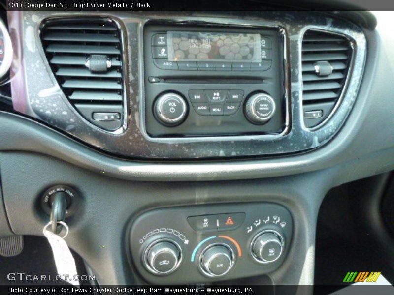 Bright Silver Metallic / Black 2013 Dodge Dart SE