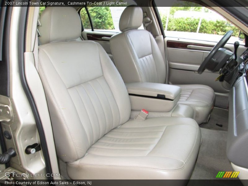 Cashmere Tri-Coat / Light Camel 2007 Lincoln Town Car Signature