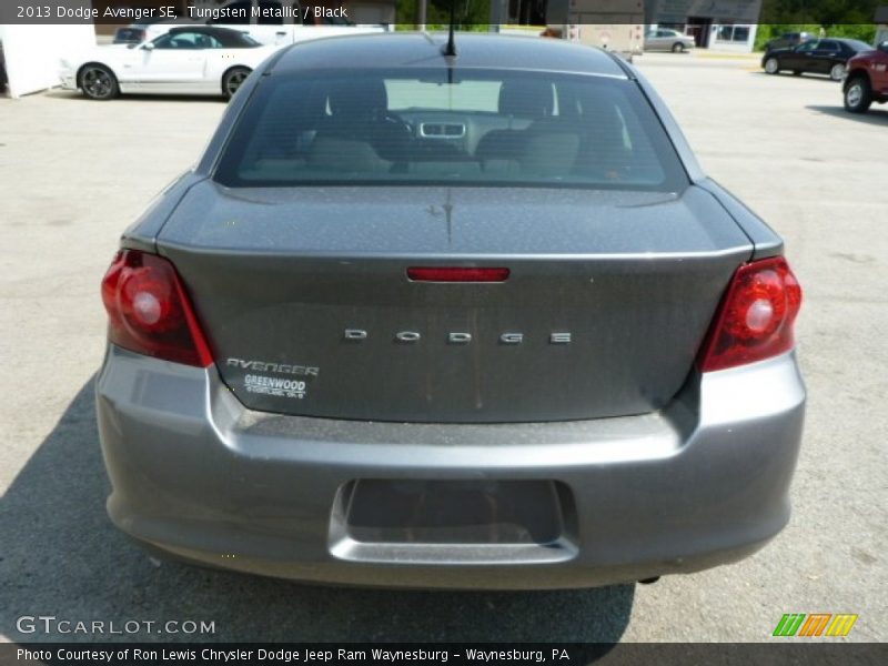 Tungsten Metallic / Black 2013 Dodge Avenger SE