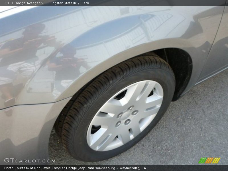 Tungsten Metallic / Black 2013 Dodge Avenger SE