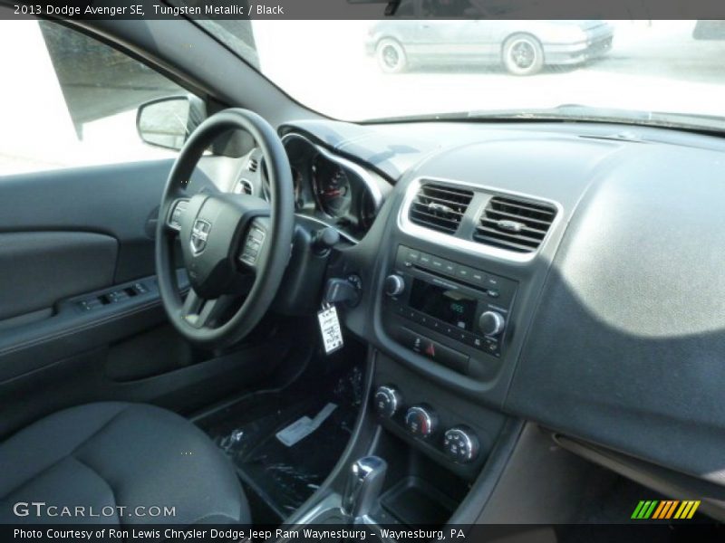 Tungsten Metallic / Black 2013 Dodge Avenger SE