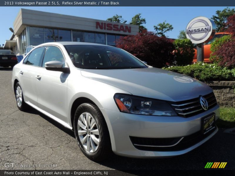 Reflex Silver Metallic / Titan Black 2013 Volkswagen Passat 2.5L S
