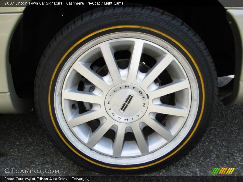 Cashmere Tri-Coat / Light Camel 2007 Lincoln Town Car Signature