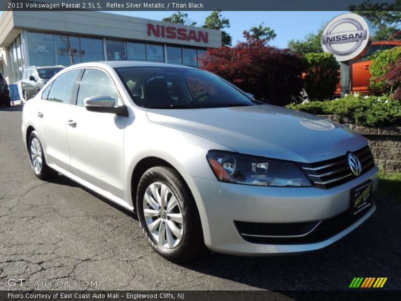 Reflex Silver Metallic / Titan Black 2013 Volkswagen Passat 2.5L S