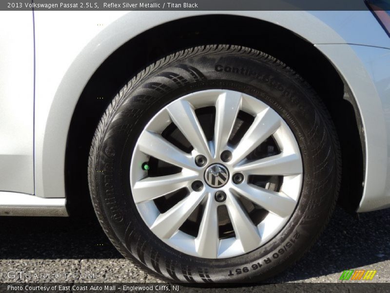 Reflex Silver Metallic / Titan Black 2013 Volkswagen Passat 2.5L S