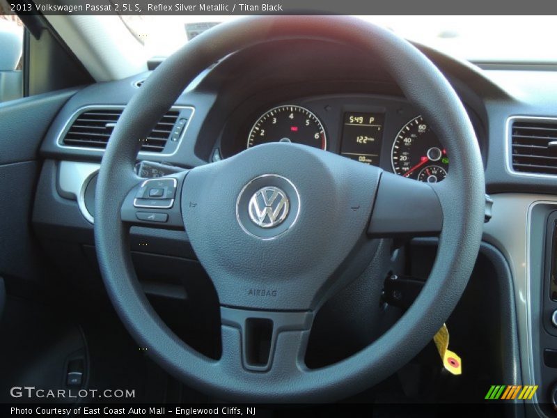 Reflex Silver Metallic / Titan Black 2013 Volkswagen Passat 2.5L S