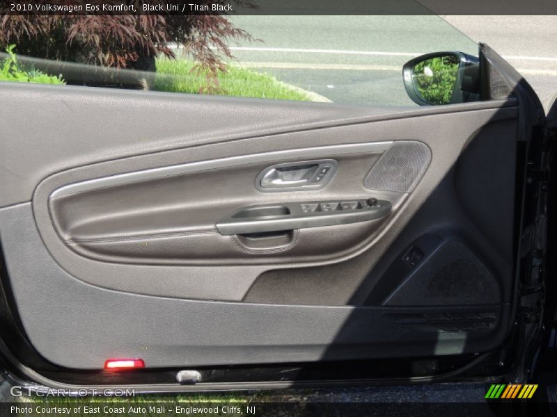 Black Uni / Titan Black 2010 Volkswagen Eos Komfort